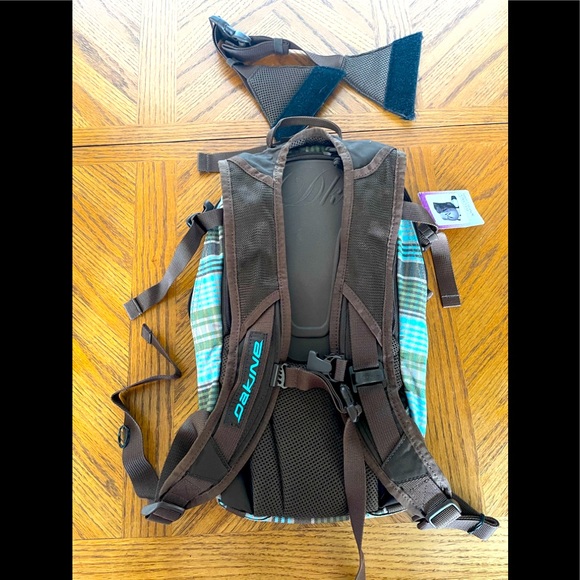 NWT DAKINE Drafter Women’s 10L Hydration Backpack - Picture 5 of 5